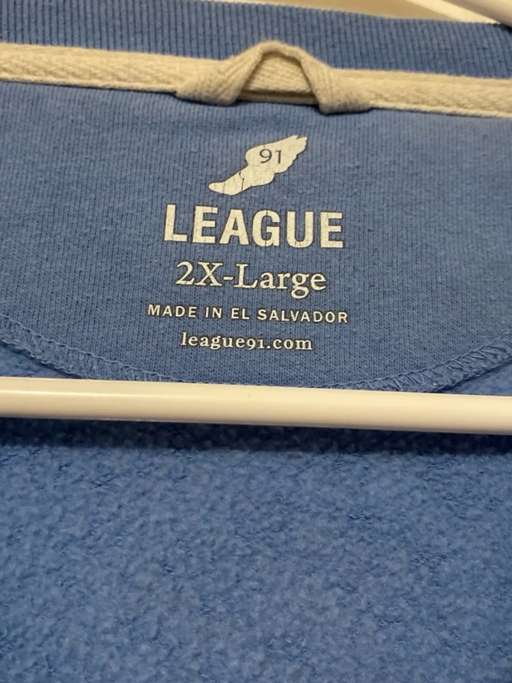 breckenridge light blue crewneck with mountain badge